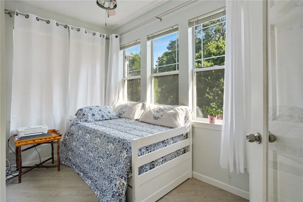 5559 Glenridge Drive Unit 2401, Atlanta, Georgia 30342, 2 Bedrooms Bedrooms, ,1 BathroomBathrooms,Residential,Sold,5559 Glenridge Drive Unit 2401,7437984