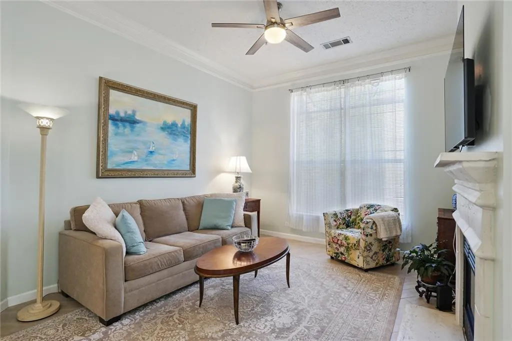 5559 Glenridge Drive Unit 2401, Atlanta, Georgia 30342, 2 Bedrooms Bedrooms, ,1 BathroomBathrooms,Residential,Sold,5559 Glenridge Drive Unit 2401,7437984