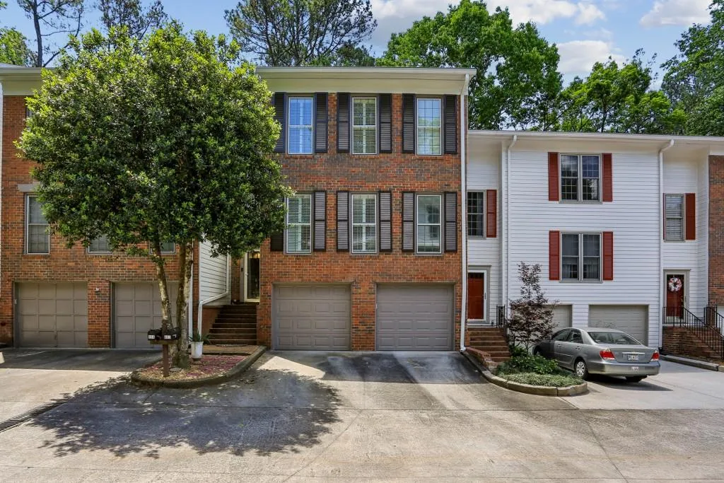 403 Brandywine Circle, Sandy Springs, Georgia 30350, 3 Bedrooms Bedrooms, ,2 BathroomsBathrooms,Residential,Sold,403 Brandywine Circle,7379971