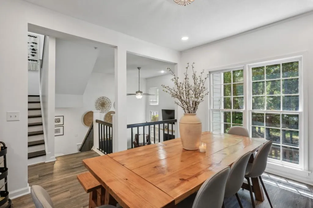 403 Brandywine Circle, Sandy Springs, Georgia 30350, 3 Bedrooms Bedrooms, ,2 BathroomsBathrooms,Residential,Sold,403 Brandywine Circle,7379971