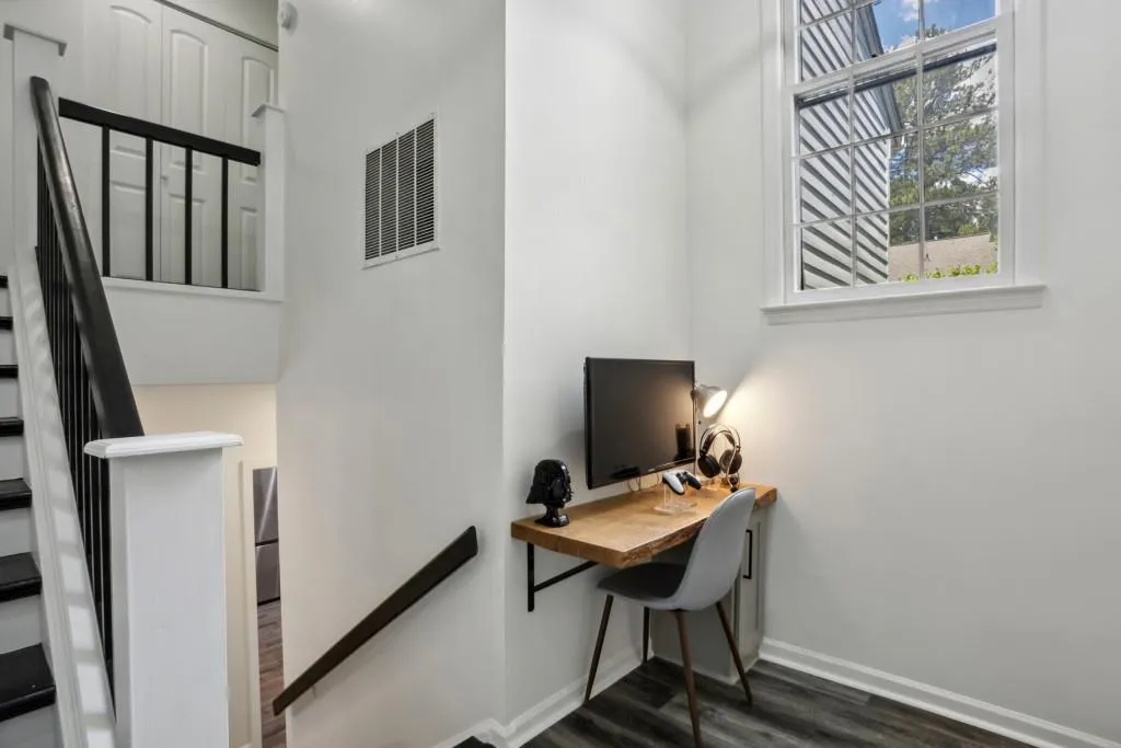 403 Brandywine Circle, Sandy Springs, Georgia 30350, 3 Bedrooms Bedrooms, ,2 BathroomsBathrooms,Residential,Sold,403 Brandywine Circle,7379971