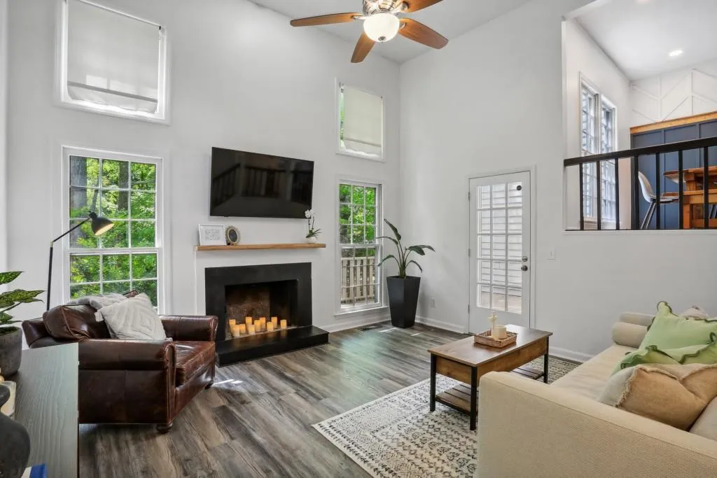 403 Brandywine Circle, Sandy Springs, Georgia 30350, 3 Bedrooms Bedrooms, ,2 BathroomsBathrooms,Residential,Sold,403 Brandywine Circle,7379971