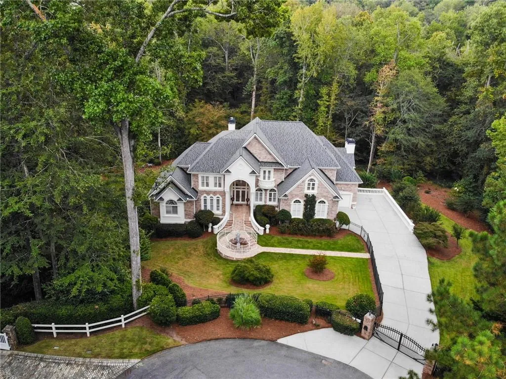 2145 Clay Drive, Atlanta, Georgia 30350, 5 Bedrooms Bedrooms, ,5 BathroomsBathrooms,Residential,For Sale,2145 Clay Drive,7658342
