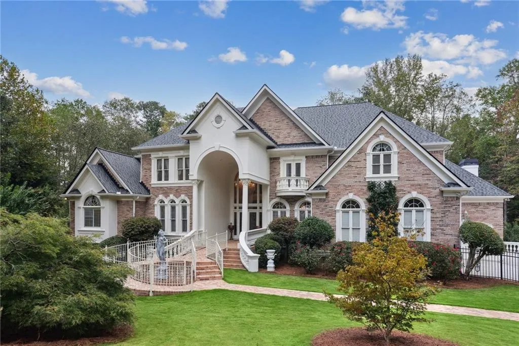 2145 Clay Drive, Atlanta, Georgia 30350, 5 Bedrooms Bedrooms, ,5 BathroomsBathrooms,Residential,For Sale,2145 Clay Drive,7658342