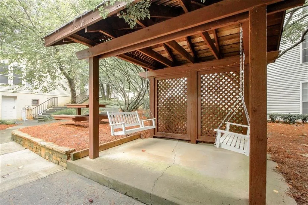 6802 Glenridge Drive Unit D, Sandy Springs, Georgia 30328, 1 Bedroom Bedrooms, ,1 BathroomBathrooms,Residential,Sold,6802 Glenridge Drive Unit D,6796275