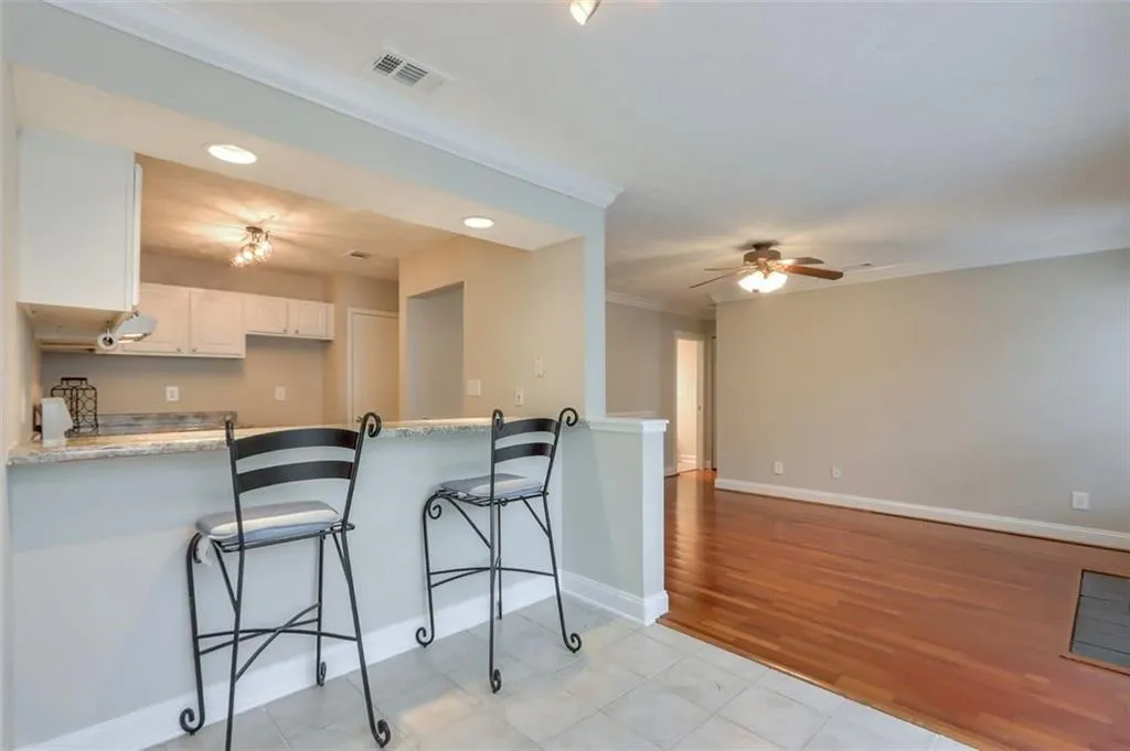 6802 Glenridge Drive Unit D, Sandy Springs, Georgia 30328, 1 Bedroom Bedrooms, ,1 BathroomBathrooms,Residential,Sold,6802 Glenridge Drive Unit D,6796275