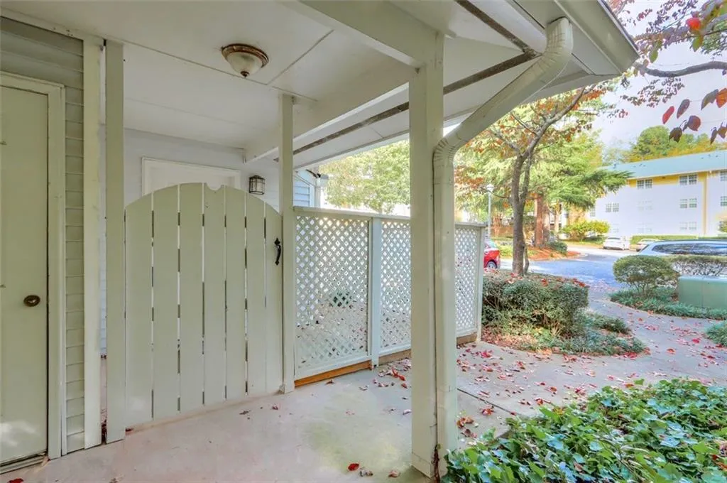 6802 Glenridge Drive Unit D, Sandy Springs, Georgia 30328, 1 Bedroom Bedrooms, ,1 BathroomBathrooms,Residential,Sold,6802 Glenridge Drive Unit D,6796275