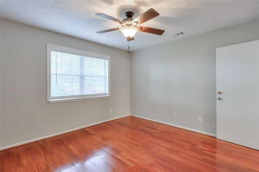 6802 Glenridge Drive Unit D, Sandy Springs, Georgia 30328, 1 Bedroom Bedrooms, ,1 BathroomBathrooms,Residential,Sold,6802 Glenridge Drive Unit D,6796275