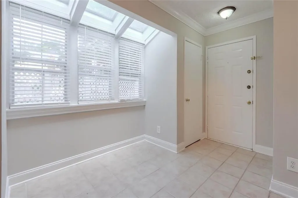 6802 Glenridge Drive Unit D, Sandy Springs, Georgia 30328, 1 Bedroom Bedrooms, ,1 BathroomBathrooms,Residential,Sold,6802 Glenridge Drive Unit D,6796275