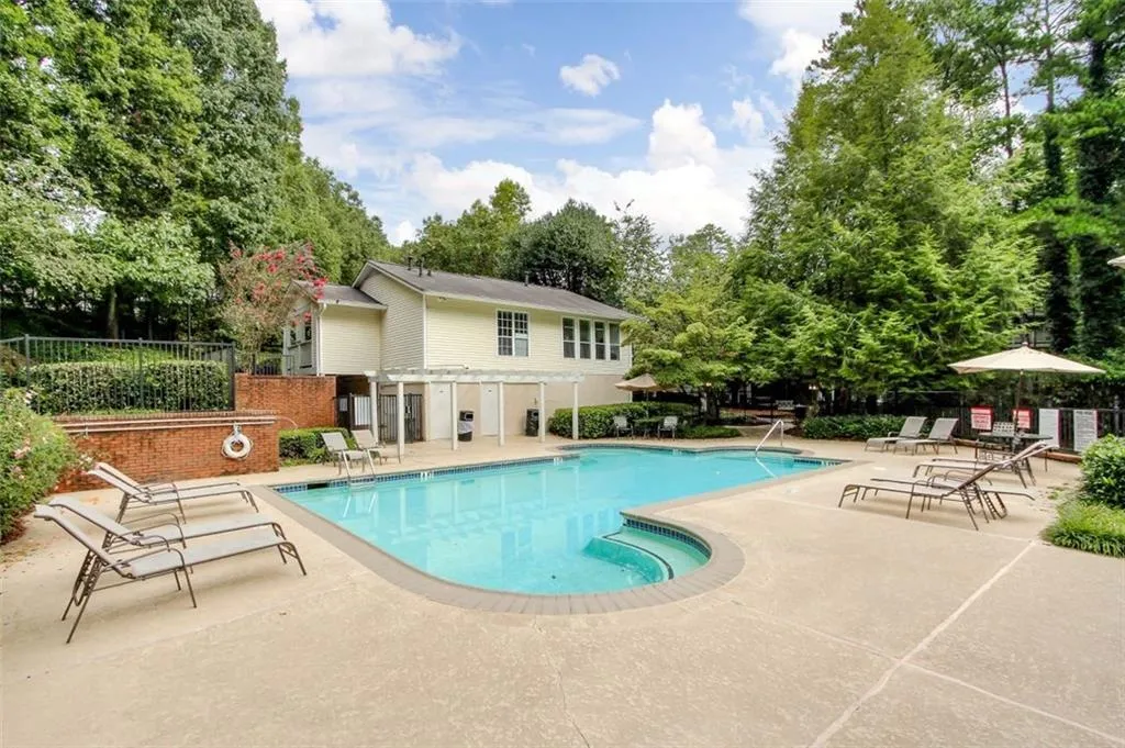 6802 Glenridge Drive Unit D, Sandy Springs, Georgia 30328, 1 Bedroom Bedrooms, ,1 BathroomBathrooms,Residential,Sold,6802 Glenridge Drive Unit D,6796275