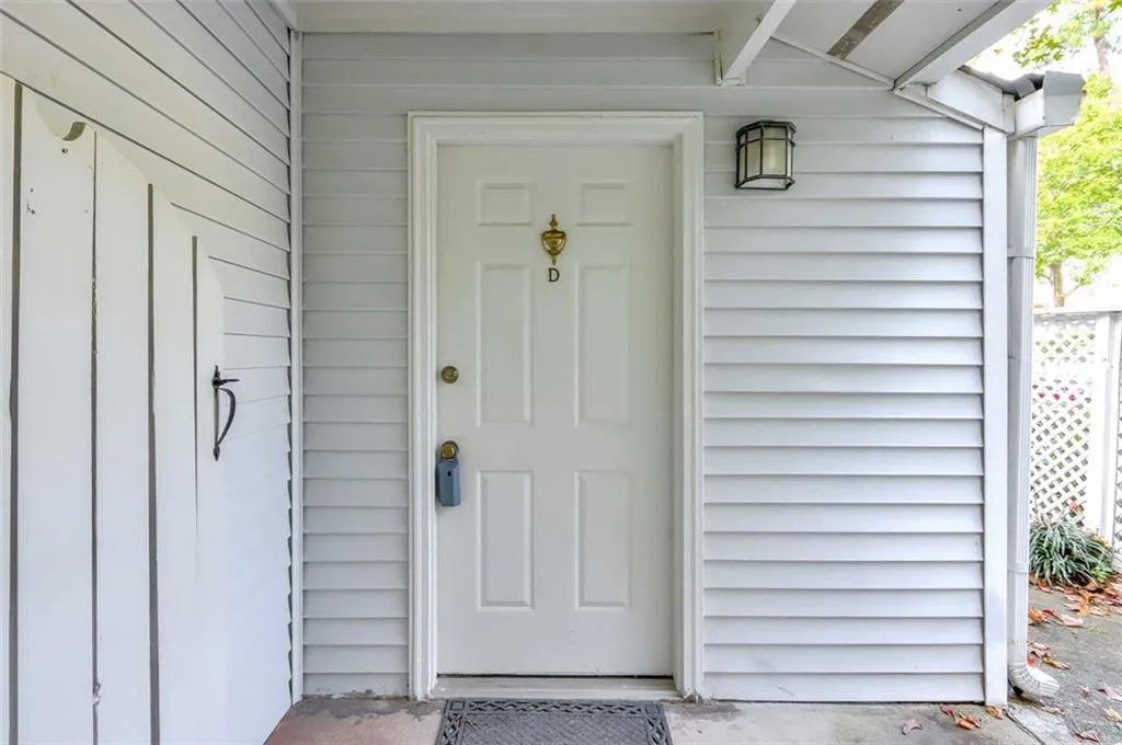 6802 Glenridge Drive Unit D, Sandy Springs, Georgia 30328, 1 Bedroom Bedrooms, ,1 BathroomBathrooms,Residential,Sold,6802 Glenridge Drive Unit D,6796275