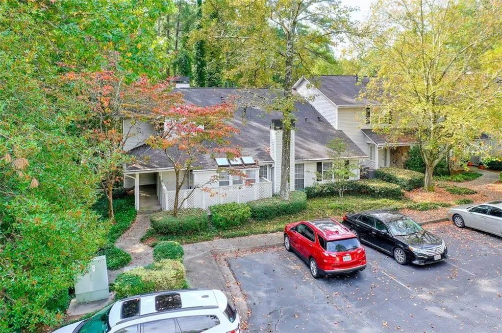 6802 Glenridge Drive Unit D, Sandy Springs, Georgia 30328, 1 Bedroom Bedrooms, ,1 BathroomBathrooms,Residential,Sold,6802 Glenridge Drive Unit D,6796275