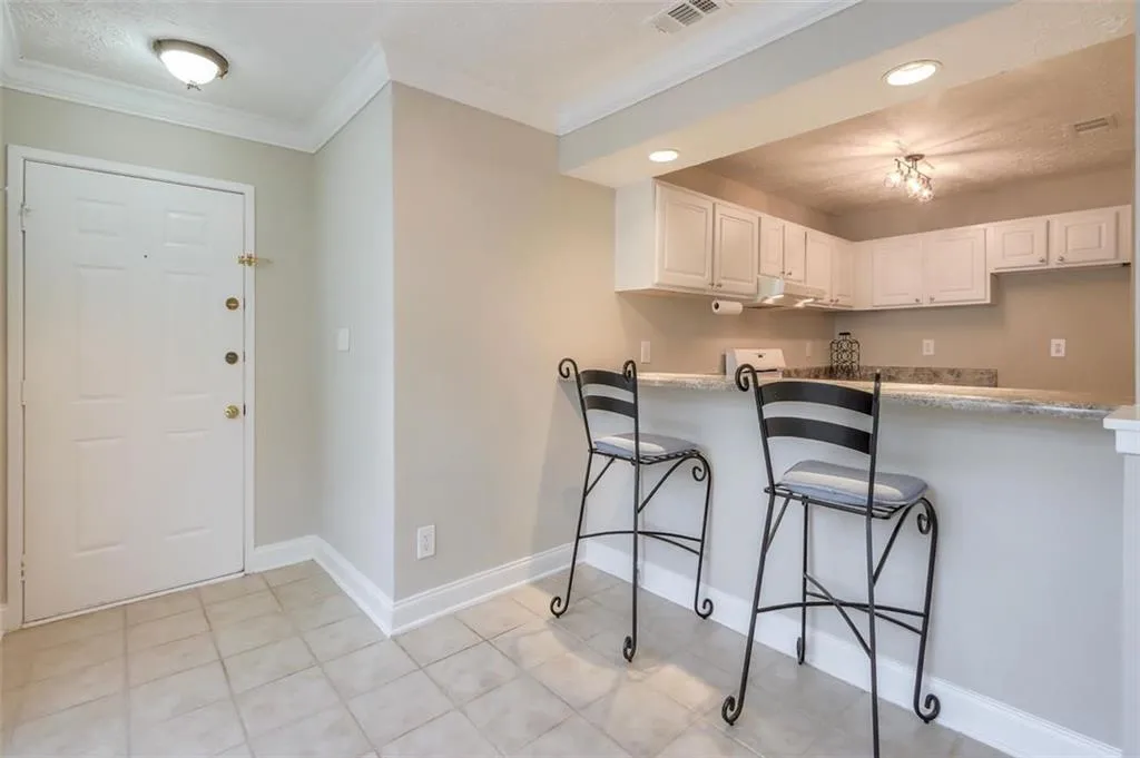 6802 Glenridge Drive Unit D, Sandy Springs, Georgia 30328, 1 Bedroom Bedrooms, ,1 BathroomBathrooms,Residential,Sold,6802 Glenridge Drive Unit D,6796275