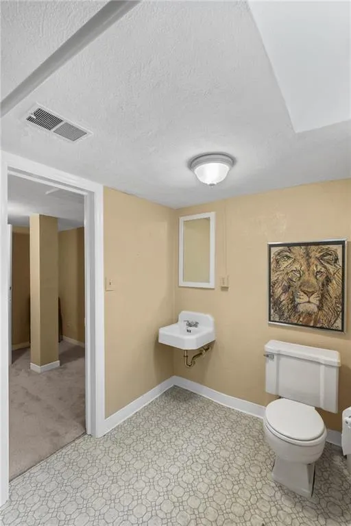 6875 Heathfield Drive, Sandy Springs, Georgia 30328, 5 Bedrooms Bedrooms, ,3 BathroomsBathrooms,Residential,Sold,6875 Heathfield Drive,7450337