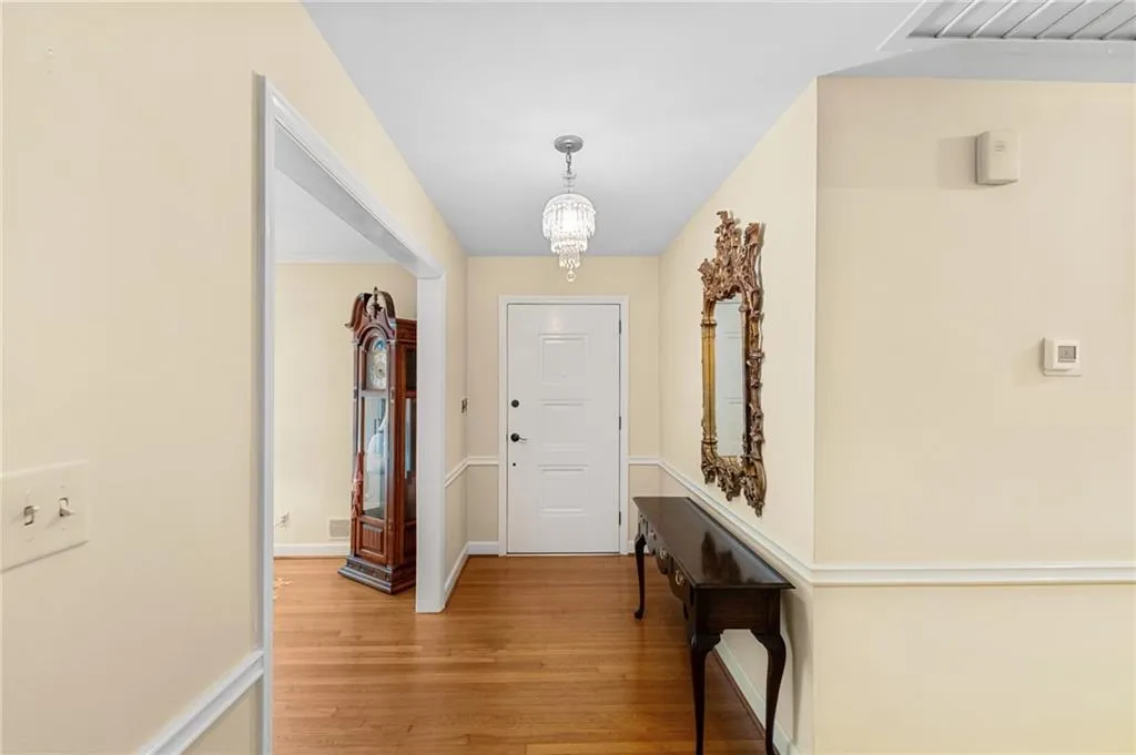6875 Heathfield Drive, Sandy Springs, Georgia 30328, 5 Bedrooms Bedrooms, ,3 BathroomsBathrooms,Residential,Sold,6875 Heathfield Drive,7450337