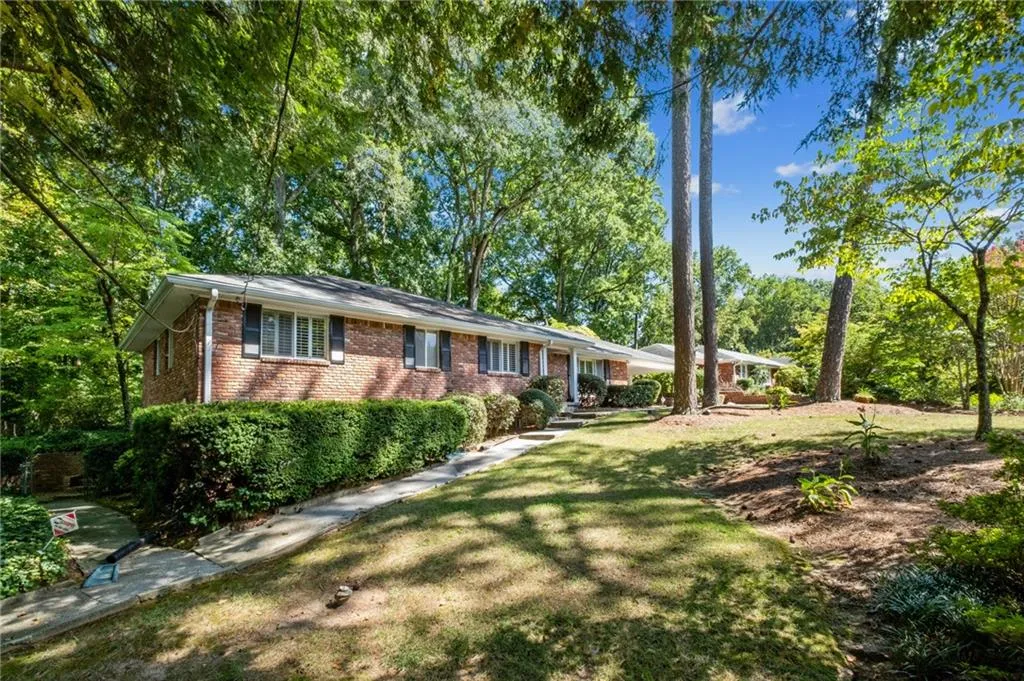 6875 Heathfield Drive, Sandy Springs, Georgia 30328, 5 Bedrooms Bedrooms, ,3 BathroomsBathrooms,Residential,Sold,6875 Heathfield Drive,7450337