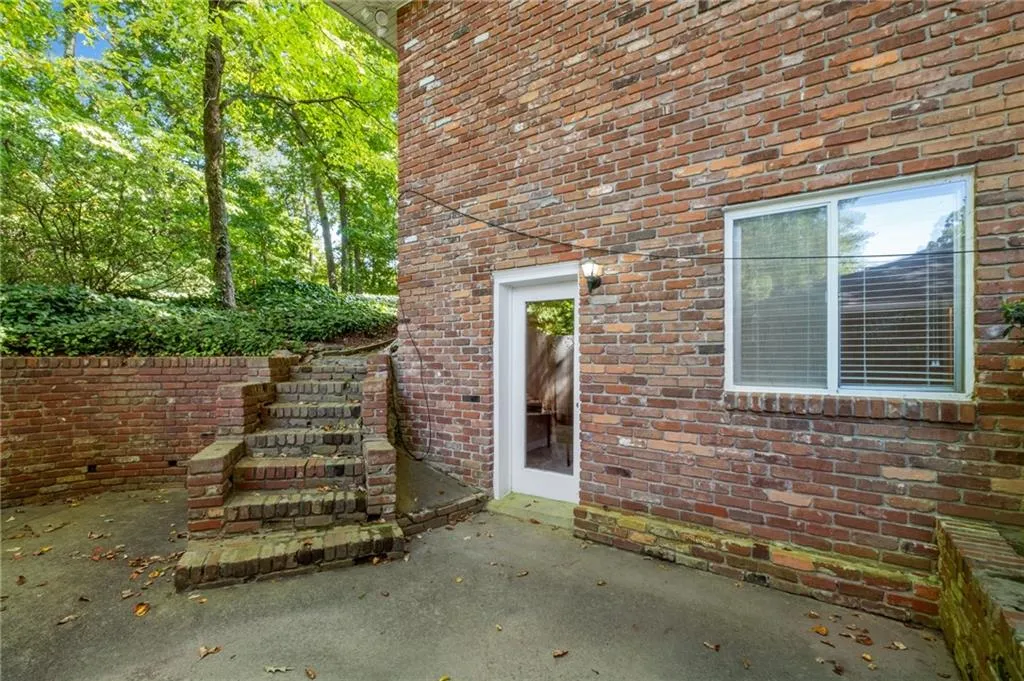6875 Heathfield Drive, Sandy Springs, Georgia 30328, 5 Bedrooms Bedrooms, ,3 BathroomsBathrooms,Residential,Sold,6875 Heathfield Drive,7450337