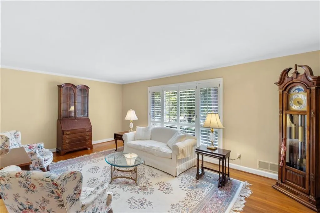 6875 Heathfield Drive, Sandy Springs, Georgia 30328, 5 Bedrooms Bedrooms, ,3 BathroomsBathrooms,Residential,Sold,6875 Heathfield Drive,7450337