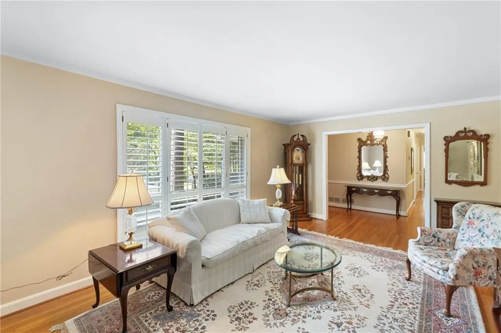 6875 Heathfield Drive, Sandy Springs, Georgia 30328, 5 Bedrooms Bedrooms, ,3 BathroomsBathrooms,Residential,Sold,6875 Heathfield Drive,7450337