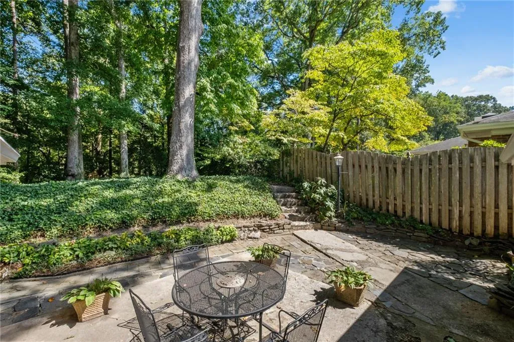 6875 Heathfield Drive, Sandy Springs, Georgia 30328, 5 Bedrooms Bedrooms, ,3 BathroomsBathrooms,Residential,Sold,6875 Heathfield Drive,7450337