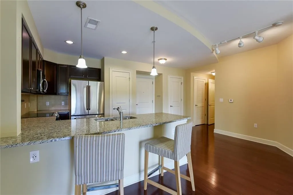 200 River Vista Drive Unit 401, Atlanta, Georgia 30339, 1 Bedroom Bedrooms, ,1 BathroomBathrooms,Residential,Sold,200 River Vista Drive Unit 401,5752027