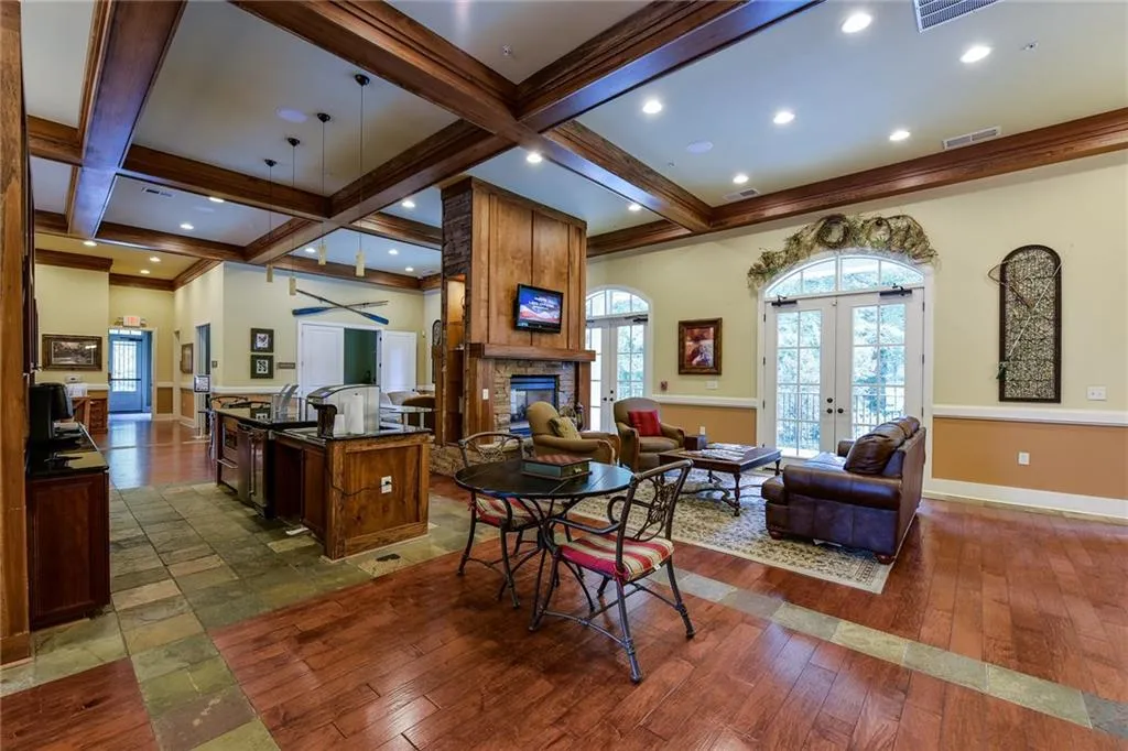 200 River Vista Drive Unit 401, Atlanta, Georgia 30339, 1 Bedroom Bedrooms, ,1 BathroomBathrooms,Residential,Sold,200 River Vista Drive Unit 401,5752027