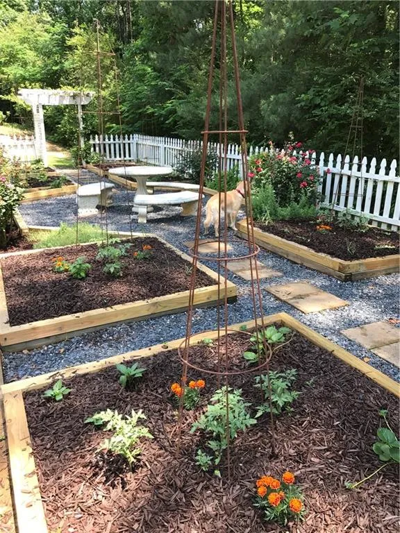 5775 De Claire Court, Atlanta, Georgia 30328, 5 Bedrooms Bedrooms, ,5 BathroomsBathrooms,Residential,Sold,5775 De Claire Court,6124352