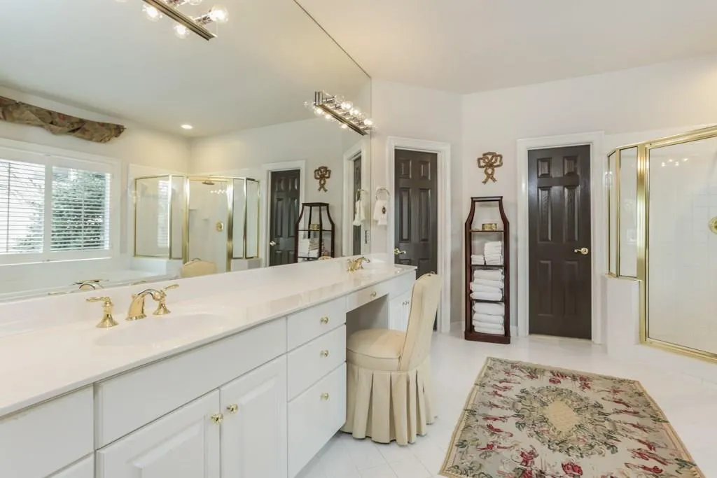 5775 De Claire Court, Atlanta, Georgia 30328, 5 Bedrooms Bedrooms, ,5 BathroomsBathrooms,Residential,Sold,5775 De Claire Court,6124352