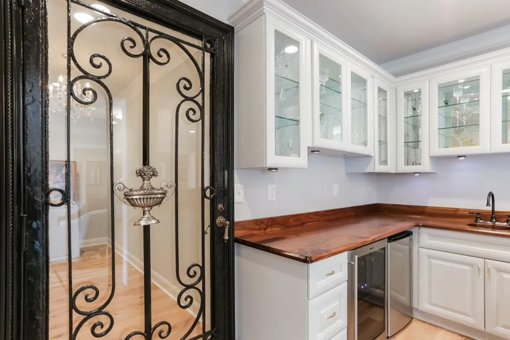 5775 De Claire Court, Atlanta, Georgia 30328, 5 Bedrooms Bedrooms, ,5 BathroomsBathrooms,Residential,Sold,5775 De Claire Court,6124352