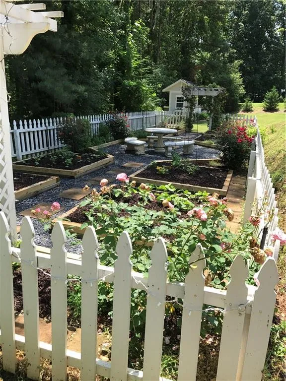 5775 De Claire Court, Atlanta, Georgia 30328, 5 Bedrooms Bedrooms, ,5 BathroomsBathrooms,Residential,Sold,5775 De Claire Court,6124352