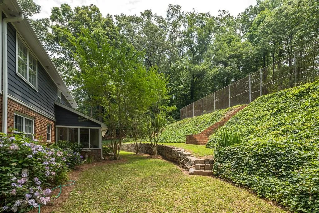 440 River Valley Road, Sandy Springs, Georgia 30328, 4 Bedrooms Bedrooms, ,3 BathroomsBathrooms,Residential,Sold,440 River Valley Road,6025932