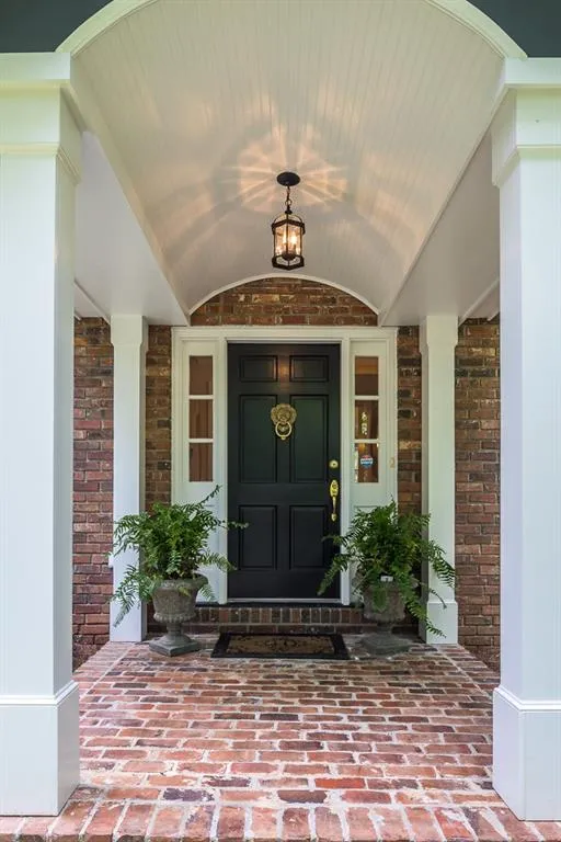 440 River Valley Road, Sandy Springs, Georgia 30328, 4 Bedrooms Bedrooms, ,3 BathroomsBathrooms,Residential,Sold,440 River Valley Road,6025932