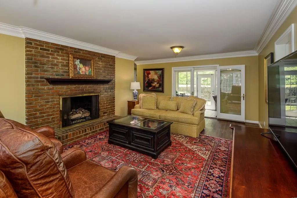 440 River Valley Road, Sandy Springs, Georgia 30328, 4 Bedrooms Bedrooms, ,3 BathroomsBathrooms,Residential,Sold,440 River Valley Road,6025932