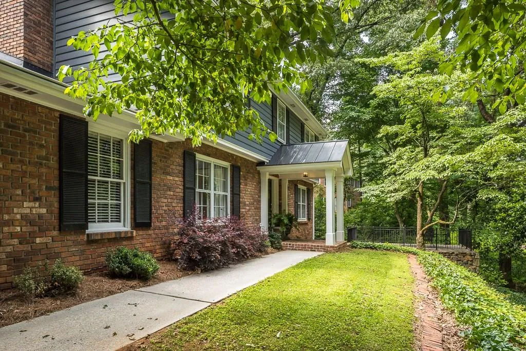 440 River Valley Road, Sandy Springs, Georgia 30328, 4 Bedrooms Bedrooms, ,3 BathroomsBathrooms,Residential,Sold,440 River Valley Road,6025932
