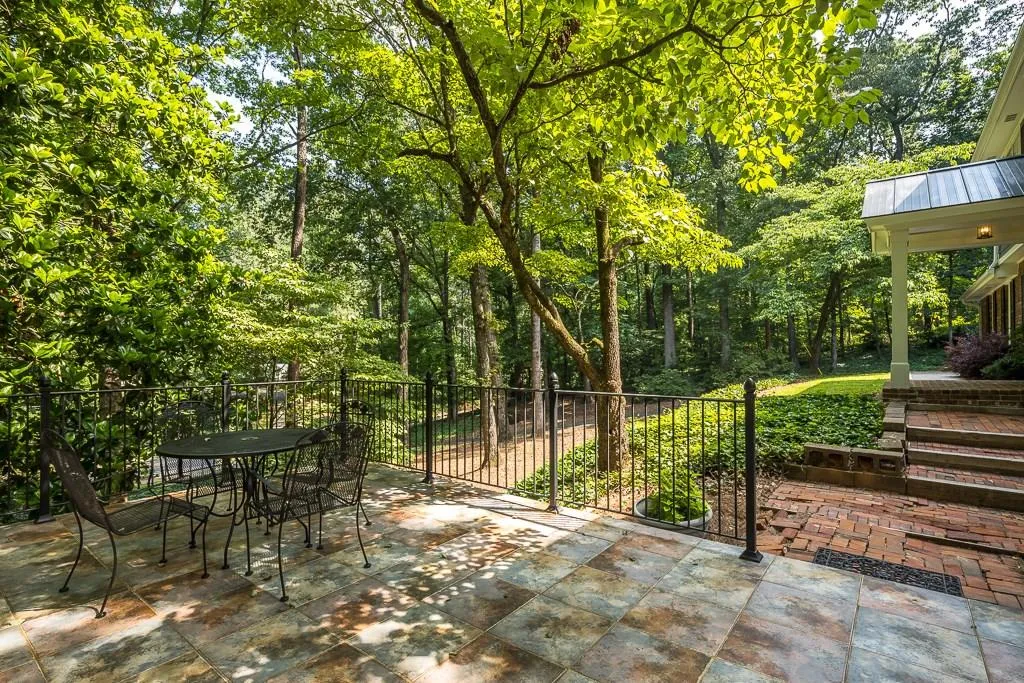 440 River Valley Road, Sandy Springs, Georgia 30328, 4 Bedrooms Bedrooms, ,3 BathroomsBathrooms,Residential,Sold,440 River Valley Road,6025932