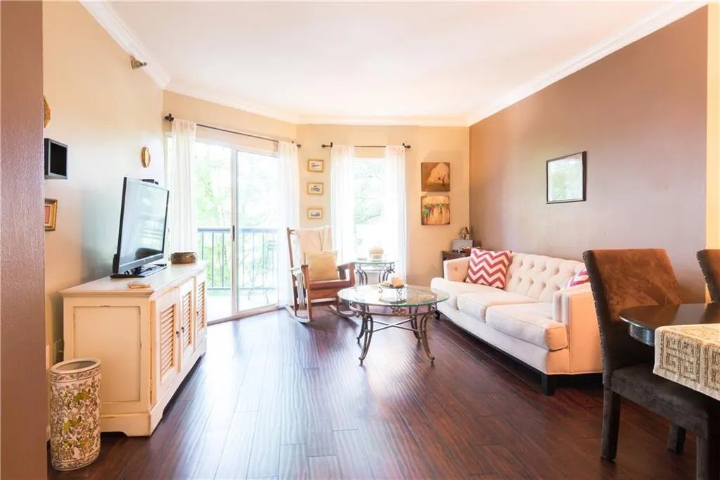 1 Biscayne Drive Nw Unit 207, Atlanta, Georgia 30309, 1 Bedroom Bedrooms, ,1 BathroomBathrooms,Residential,Sold,1 Biscayne Drive Nw Unit 207,5696348