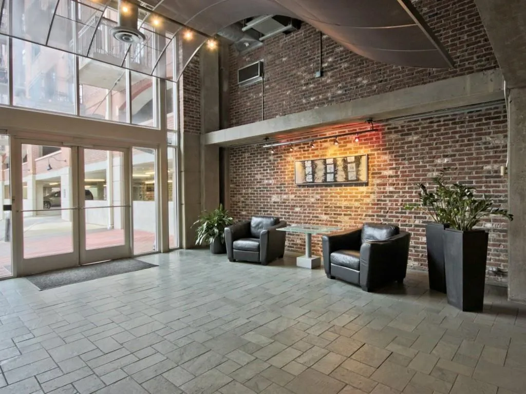 3235 Roswell Road Ne Unit 705, Atlanta, Georgia 30305, 1 Bedroom Bedrooms, ,2 BathroomsBathrooms,Residential,Sold,3235 Roswell Road Ne Unit 705,5714931