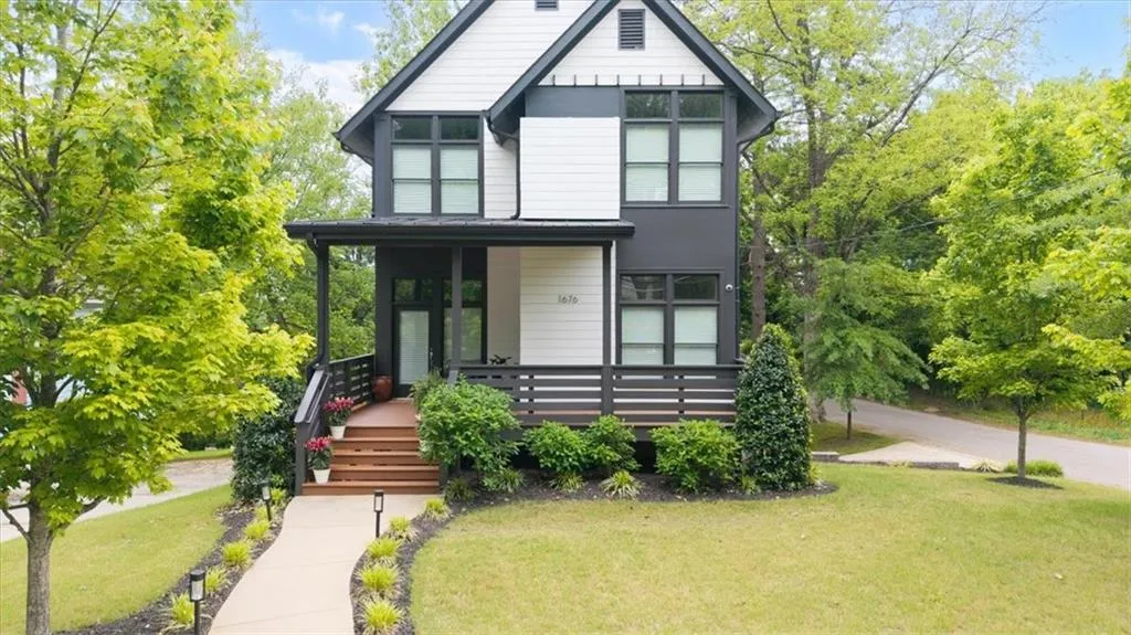 1676 Carroll Drive Nw, Atlanta, Georgia 30318, 4 Bedrooms Bedrooms, ,3 BathroomsBathrooms,Residential,Sold,1676 Carroll Drive Nw,7571346