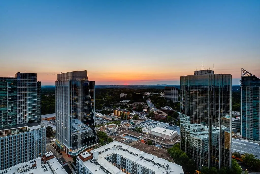 3324 Peachtree Road Ne Unit 1818, Atlanta, Georgia 30326, 2 Bedrooms Bedrooms, ,2 BathroomsBathrooms,Residential,Sold,3324 Peachtree Road Ne Unit 1818,5704390