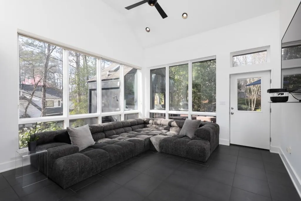 33 Spring Oaks Court, Atlanta, Georgia 30327, 5 Bedrooms Bedrooms, ,7 BathroomsBathrooms,Residential,Sold,33 Spring Oaks Court,7010218