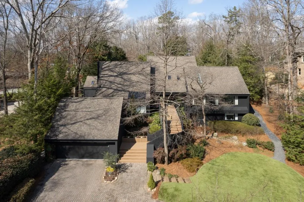 33 Spring Oaks Court, Atlanta, Georgia 30327, 5 Bedrooms Bedrooms, ,7 BathroomsBathrooms,Residential,Sold,33 Spring Oaks Court,7010218