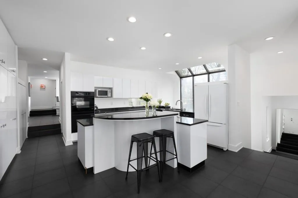 33 Spring Oaks Court, Atlanta, Georgia 30327, 5 Bedrooms Bedrooms, ,7 BathroomsBathrooms,Residential,Sold,33 Spring Oaks Court,7010218