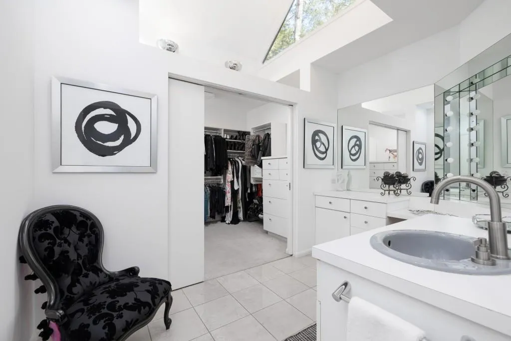 33 Spring Oaks Court, Atlanta, Georgia 30327, 5 Bedrooms Bedrooms, ,7 BathroomsBathrooms,Residential,Sold,33 Spring Oaks Court,7010218