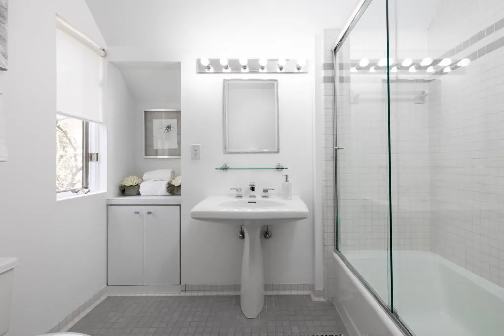 33 Spring Oaks Court, Atlanta, Georgia 30327, 5 Bedrooms Bedrooms, ,7 BathroomsBathrooms,Residential,Sold,33 Spring Oaks Court,7010218