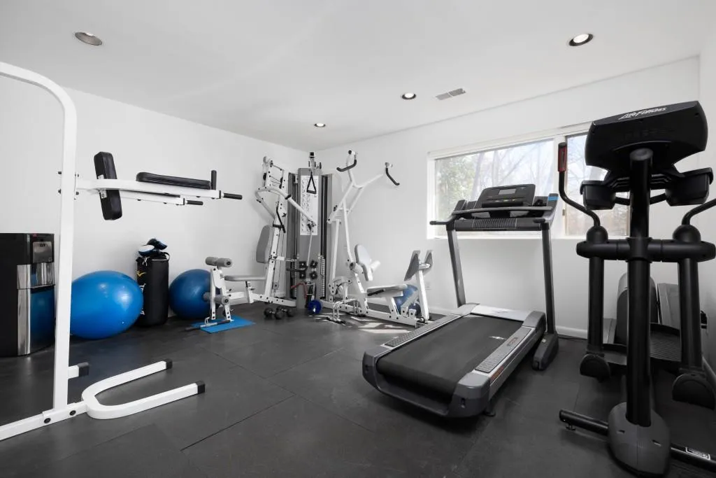 33 Spring Oaks Court, Atlanta, Georgia 30327, 5 Bedrooms Bedrooms, ,7 BathroomsBathrooms,Residential,Sold,33 Spring Oaks Court,7010218