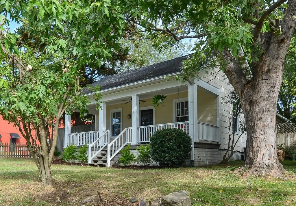 10 Berkeley Avenue, Atlanta, Georgia 30318, 3 Bedrooms Bedrooms, ,2 BathroomsBathrooms,Residential,Sold,10 Berkeley Avenue,5599774