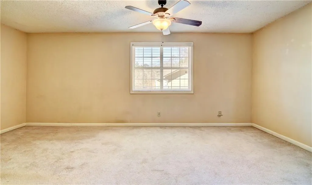 6900 Roswell Road Unit M3, Atlanta, Georgia 30328, 2 Bedrooms Bedrooms, ,2 BathroomsBathrooms,Residential,Sold,6900 Roswell Road Unit M3,5942322