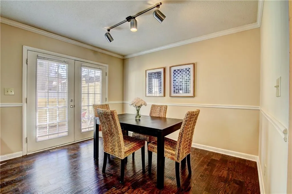 6900 Roswell Road Unit M3, Atlanta, Georgia 30328, 2 Bedrooms Bedrooms, ,2 BathroomsBathrooms,Residential,Sold,6900 Roswell Road Unit M3,5942322
