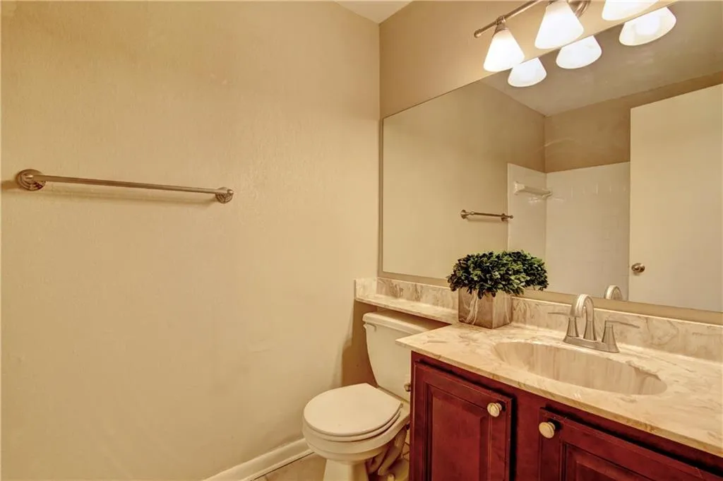 6900 Roswell Road Unit M3, Atlanta, Georgia 30328, 2 Bedrooms Bedrooms, ,2 BathroomsBathrooms,Residential,Sold,6900 Roswell Road Unit M3,5942322