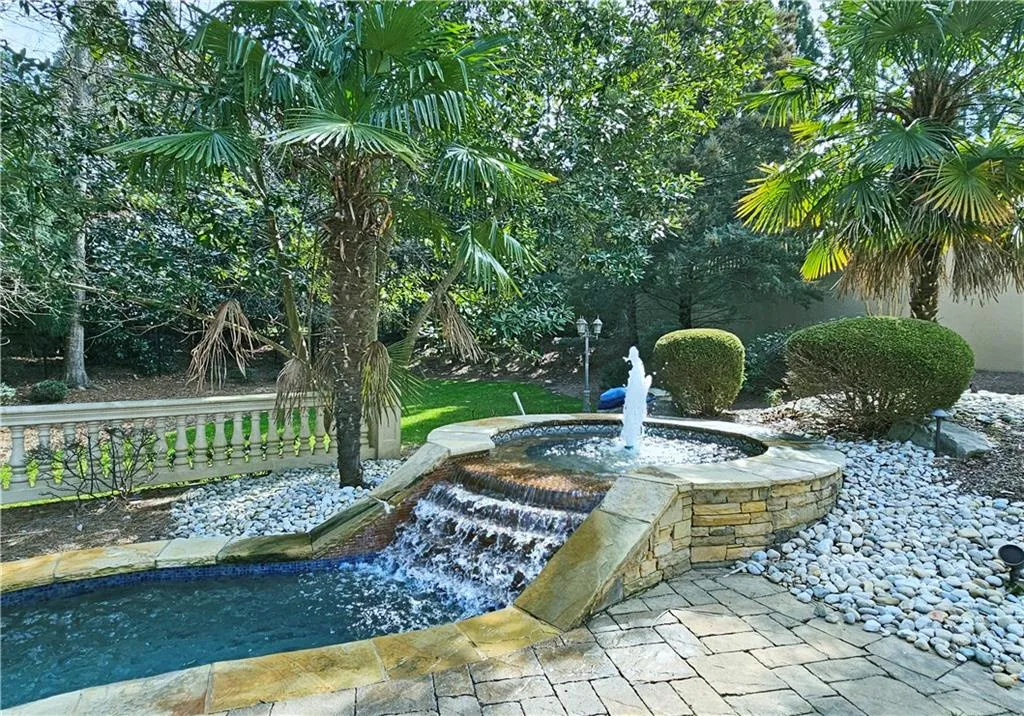 View of nearby features